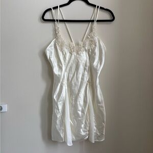 Vintage Cream Slip with Floral Lace - Size Medium